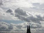 神秘の空と教会の塔