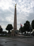 憲法広場の慰霊塔