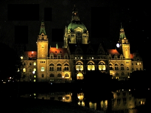 夜景の美しい新市庁舎