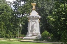 ベートーヴェン-ハイドン-モーツァルト像